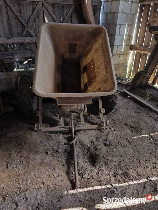 Rozsiewacz nawozów kos nieuszkodzony