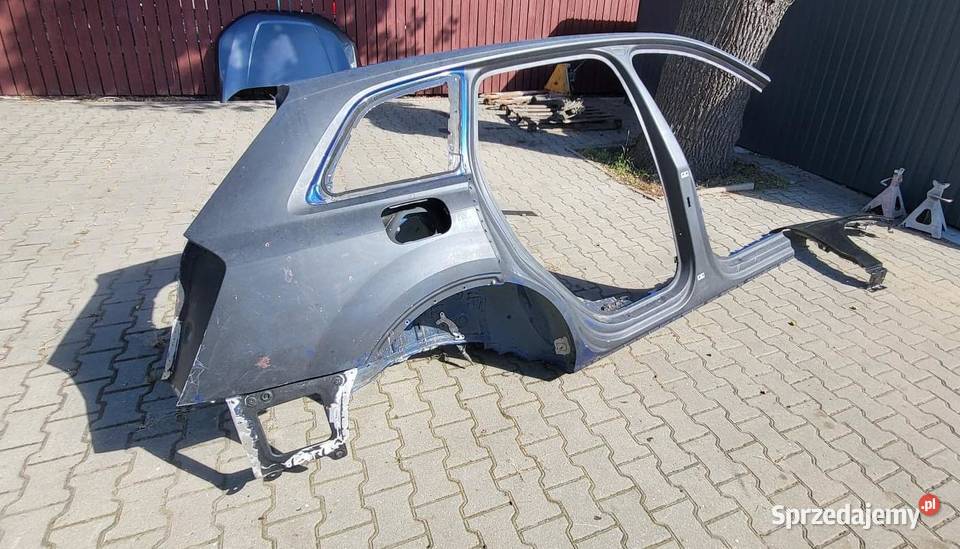 Poszycie prawego tylnego błotnika Audi Q7 2018r osobowe mazowieckie Wesoła