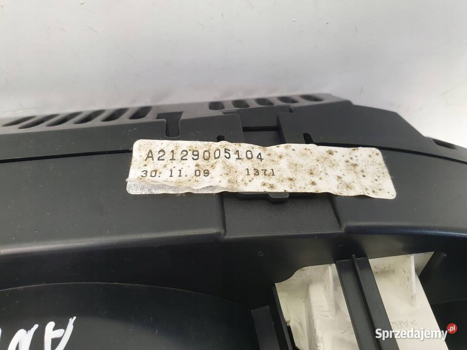 Mercedes C207 A207 W207 30 V6 CDI LICZNIK ZEGARY Liczniki i zegary