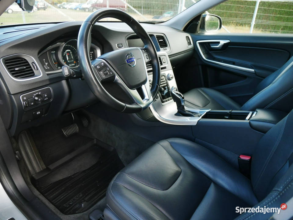 Volvo V60 Cross Country 20 T5 245 Eu6 4x4 AWD elektrycznie ustawiane fotele śląskie
