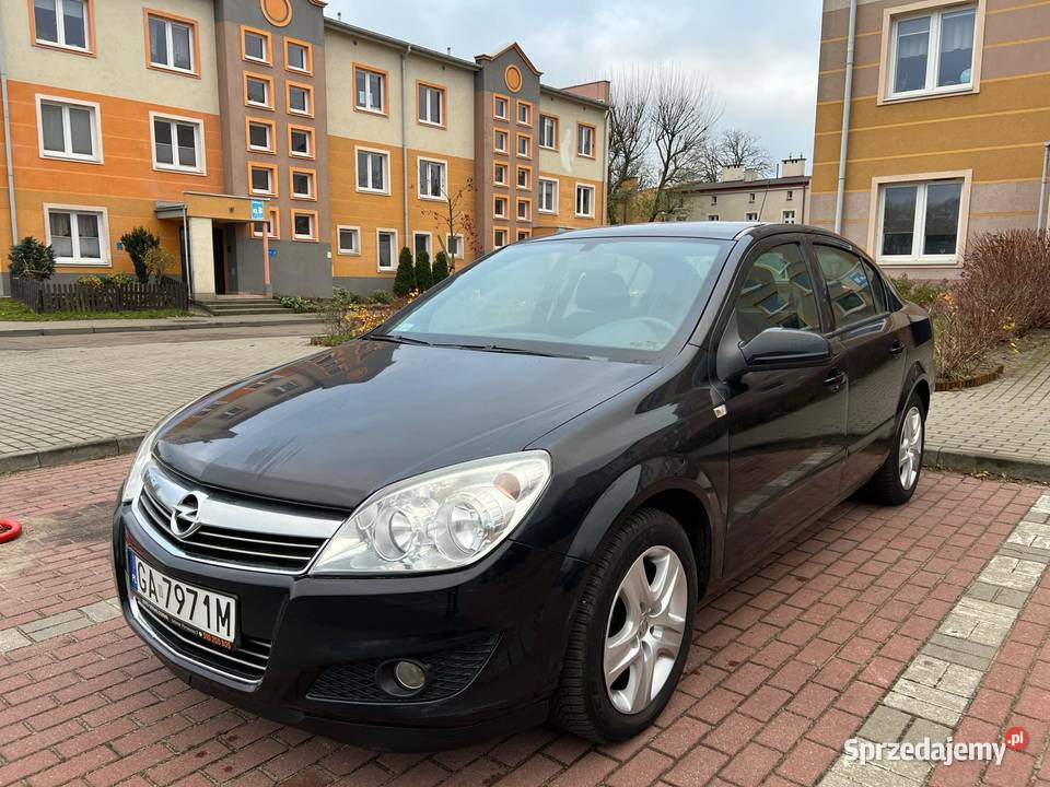 Opel Astra 16 benzyna ładne zadbane auto 2009 relingi dachowe Opel