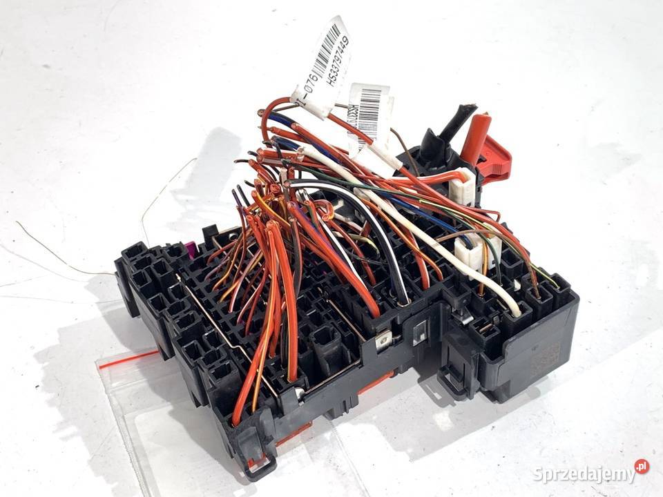 SKRZYNKA BEZPIECZNIKÓW VW TOURAN 5Q0937615C