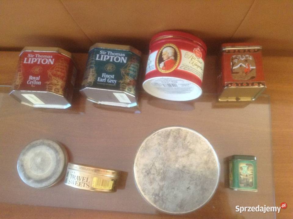 Różne kolekcjonerskie puszki blaszane z