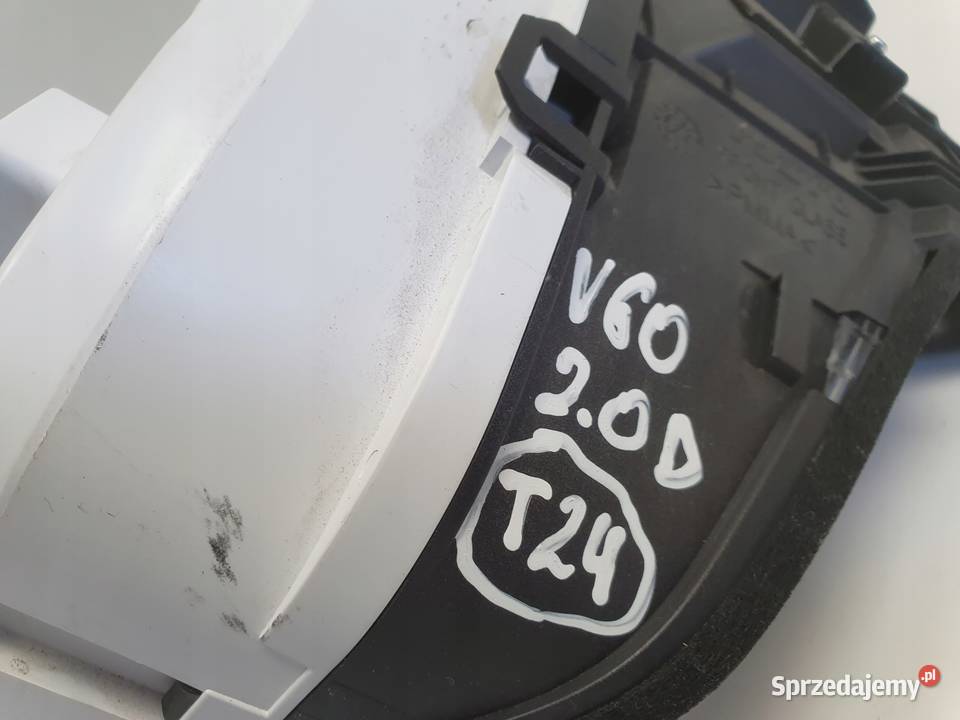 Volvo S60 II V60 I diesel LICZNIK ZEGARY osobowe Motoryzacja