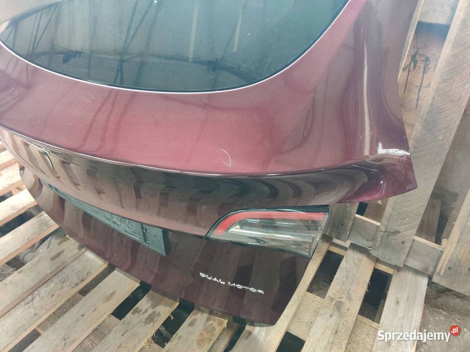 TESLA MODEL Y 2023 TYLNA KLAPA BAGAŻNIKA LAMPY