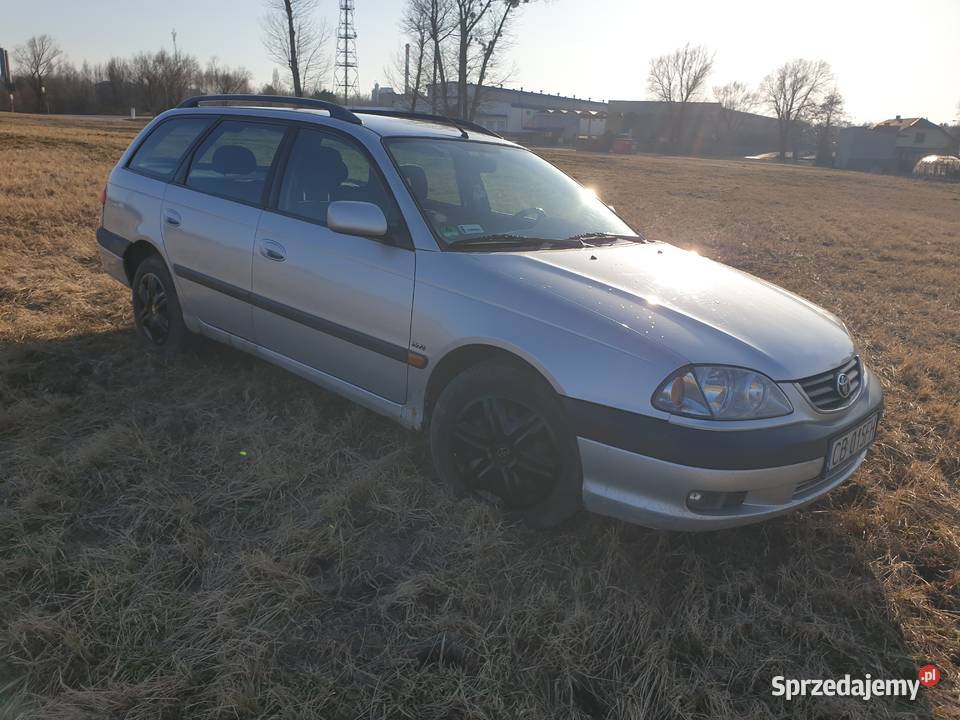 TOYOTA Avensis 18vvti 129 BG sekw 2001r T22 LIFT Rok produkcji 2001 Radom