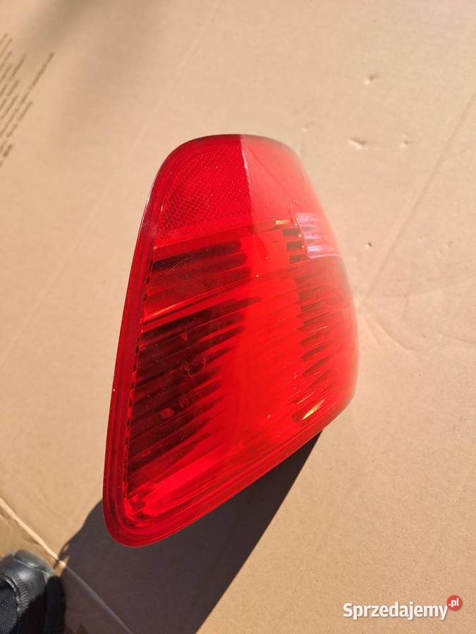 Lampa prawy tył Audi A6 C6 Kombi w błotnik Oświetlenie Starachowice
