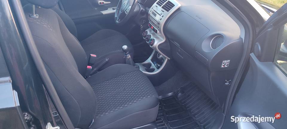 Toyota Urban cruiser 13 benzyna 6 biegow 100KM Lipsko