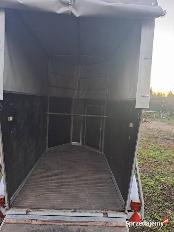 Przyczepka przyczepa do przewozu zwierząt koni Przyczepy i naczepy Sadowie