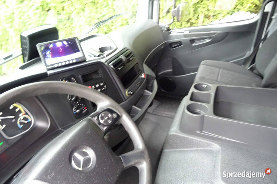 Mercedes ATEGO 1218 kontener 18palet winda 331 mazowieckie Góra Kalwaria