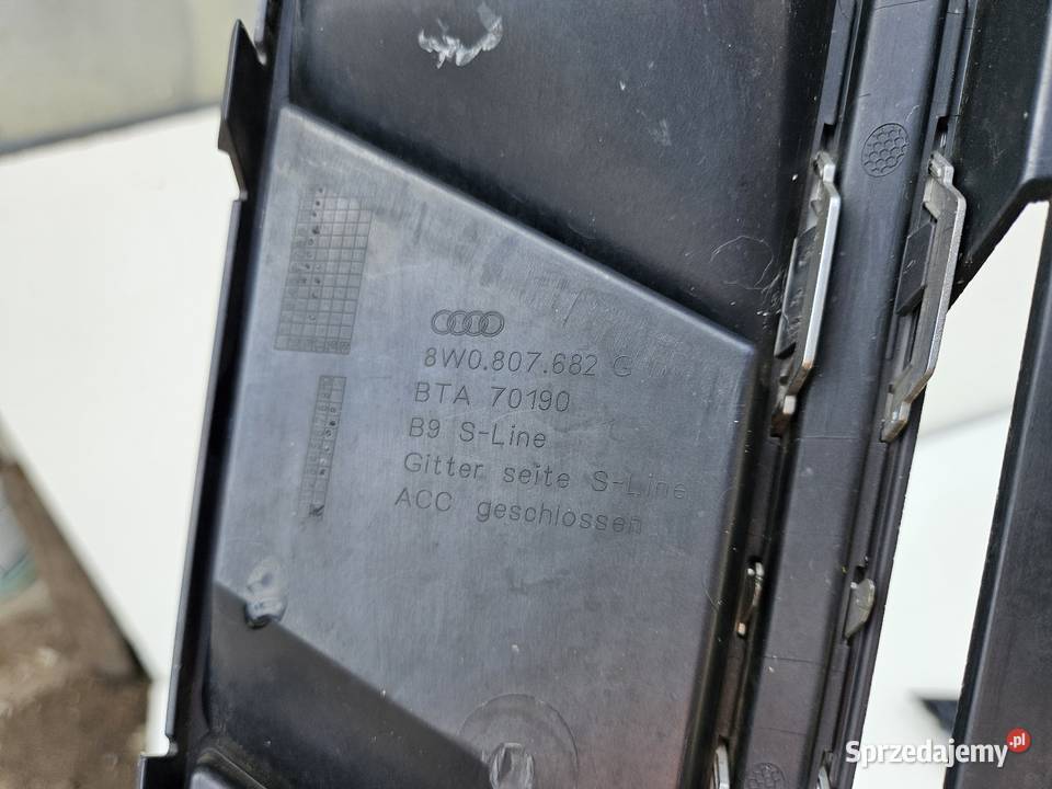 AUDI A4 B9 SLINE KRATKA PRAWA ZDERZAKA PRZÓD osobowe Atrapy wielkopolskie Międzychód