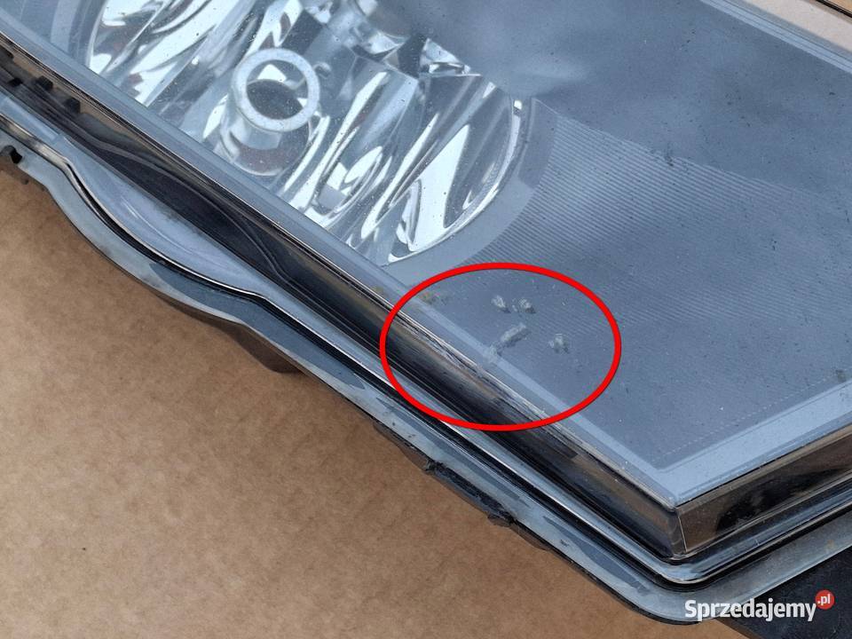SKODA OCTAVIA 3 III HALOGEN PRAWY LAMPA osobowe Bieleń
