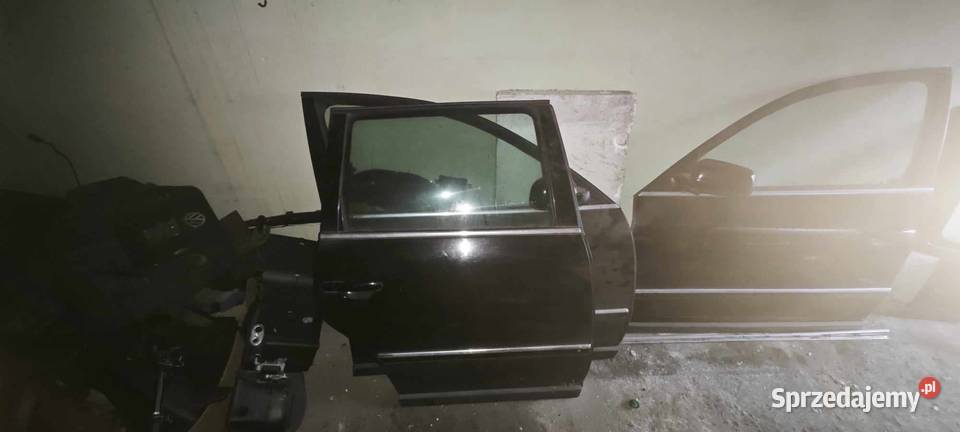 Części do Volkswagen Passat B5 FL Variant Rok produkcji 2001 Drzwi Łask sprzedam