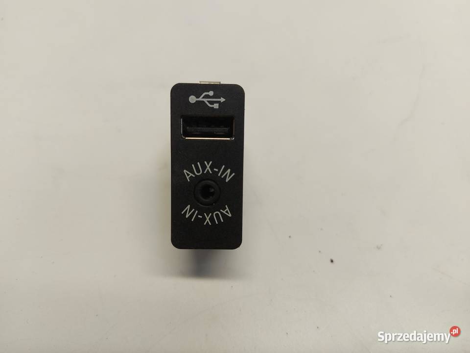 BMW i3 i01 REX Gniazdo USB AUX 9266607