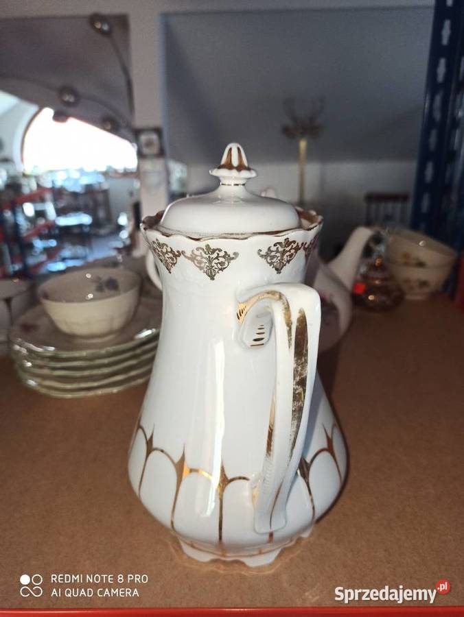 Dzbanek C T Ze złotymi paseczkami
Syg z lat 1909 Gdańsk