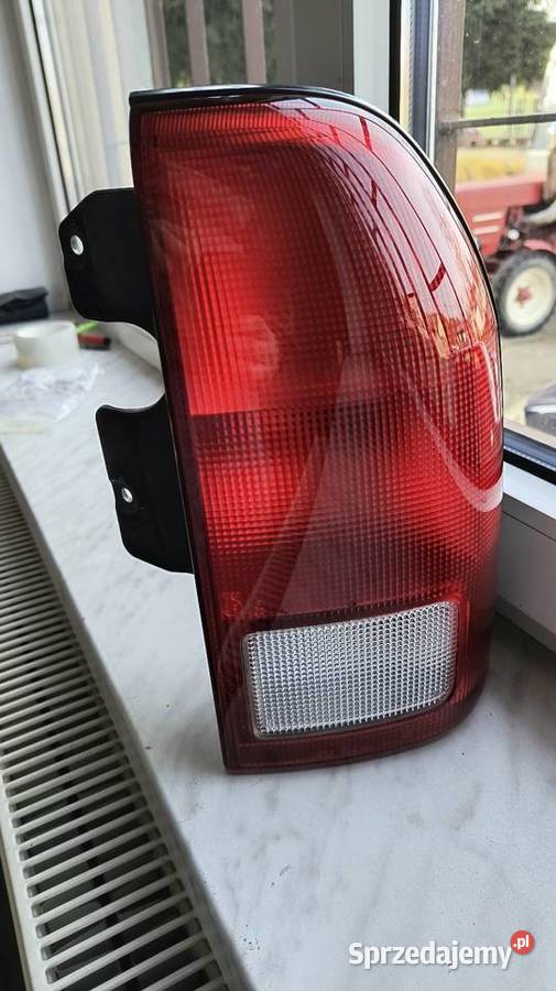 Suzuki Grand Vitara 1 lampa prawa tył tylna Lesko sprzedam