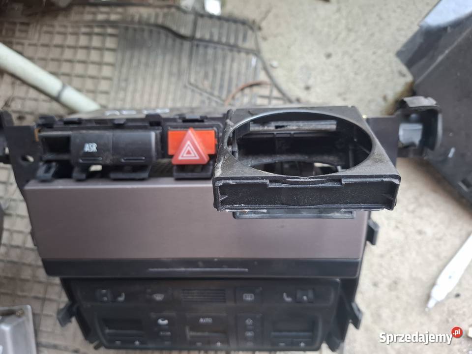 Panel Środkowy Radio Kompletny Audi A6 C5 osobowe Pozostałe Wisznice