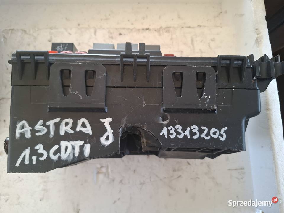OPEL ASTRA J skrzynka bezpieczników 13313205 Kielce