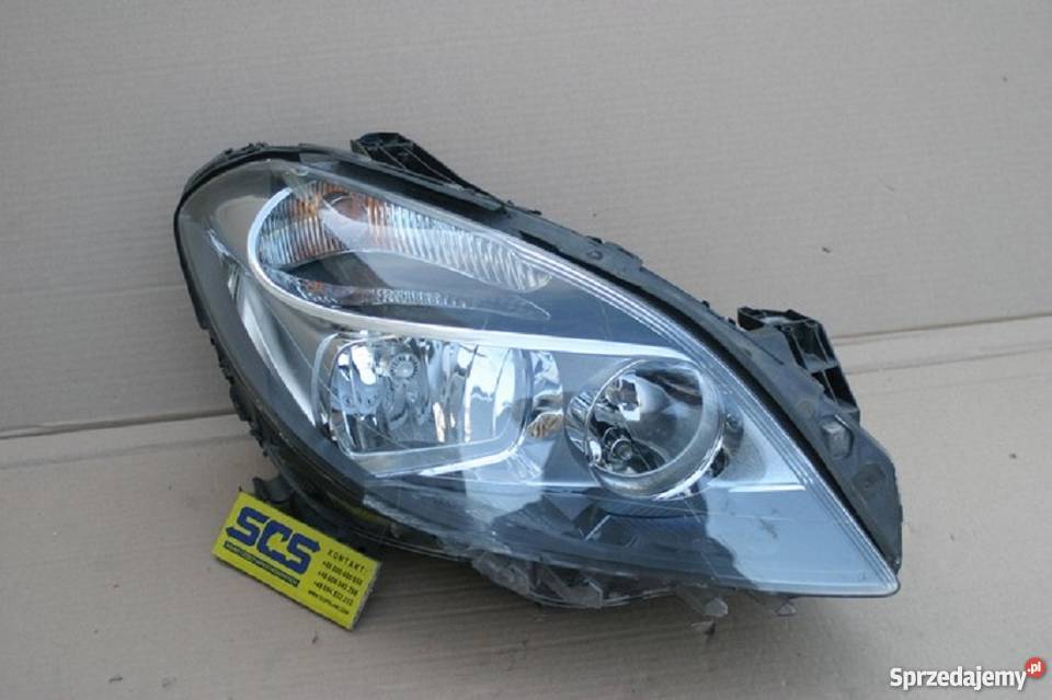 MERCEDES B KLASA W246 REFLEKTOR LAMPA PRAWA Bieleń sprzedam