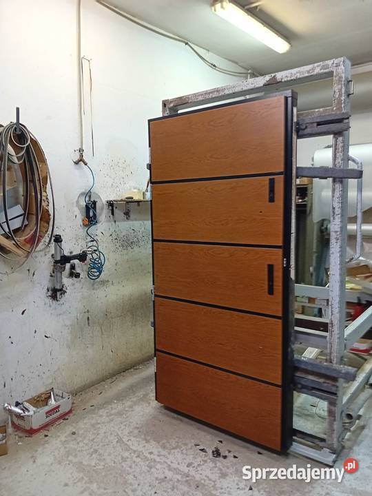 Drzwi zewnętrzne drewniane Drzwi zewnętrzne Bystrzyca sprzedam