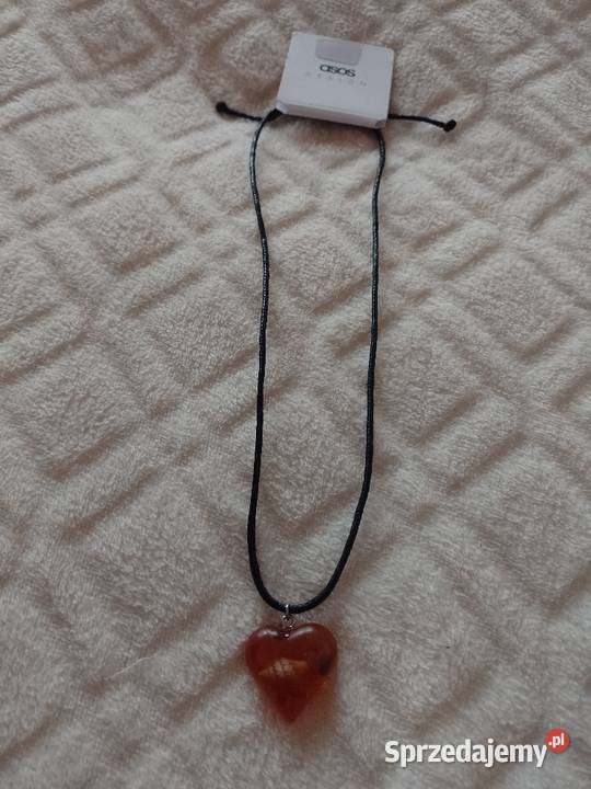 ASOSNaszyjnik z bursztynową zawieszką serce z Kraków