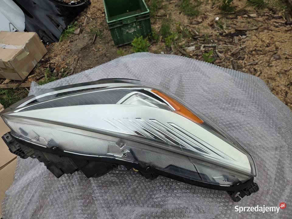 Lampa prawa prawy przód przednia Ford Kuga II Lampy przednie dolnośląskie sprzedam