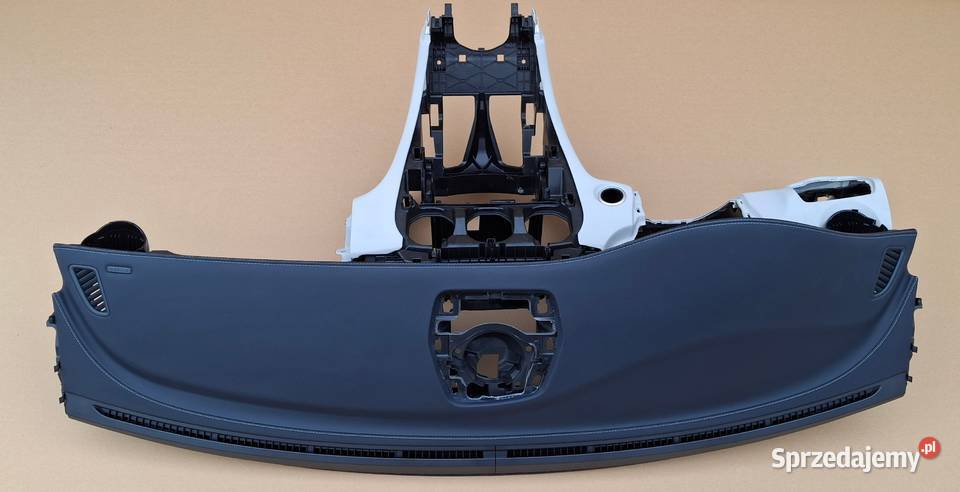 MERCEDES CKLASA W205 KONSOLA DESKA ROZDZIELCZA