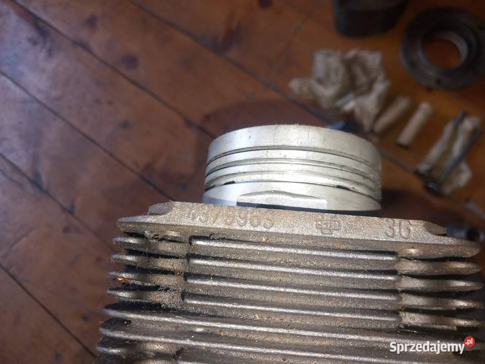 Sprzedam bądź zamienię części do fiat 126p Zawiercie