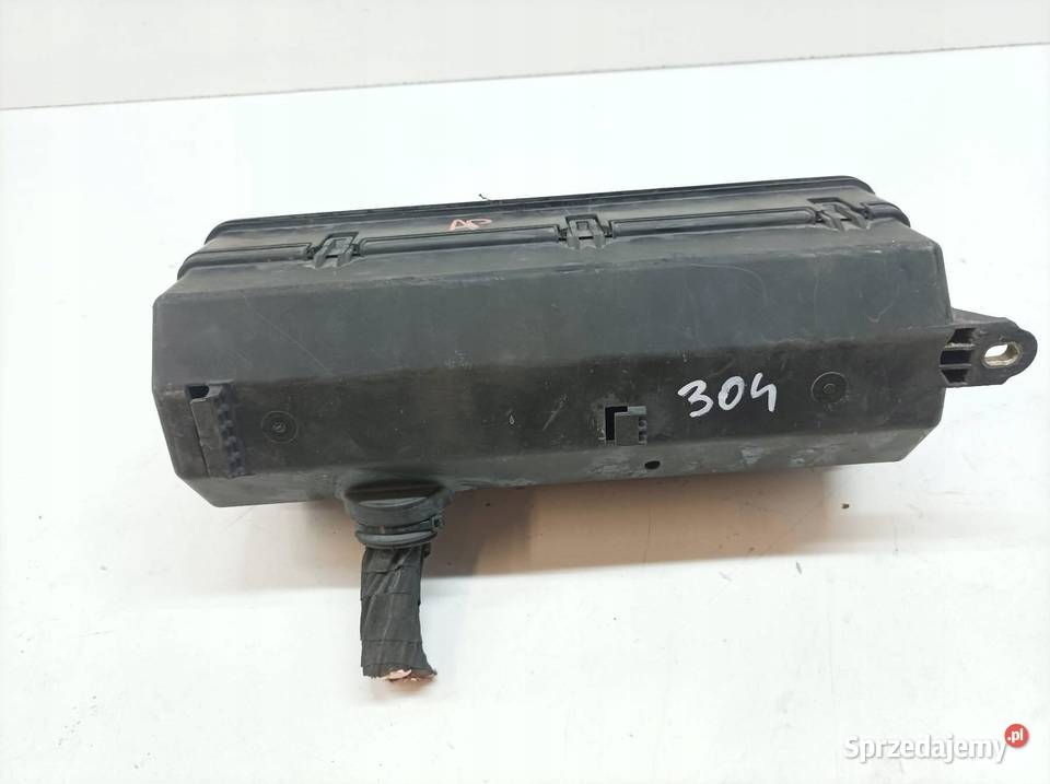 SKRZYNKA BEZPIECZNIKÓW 58L611F03 30 D Land Rover sprzedam