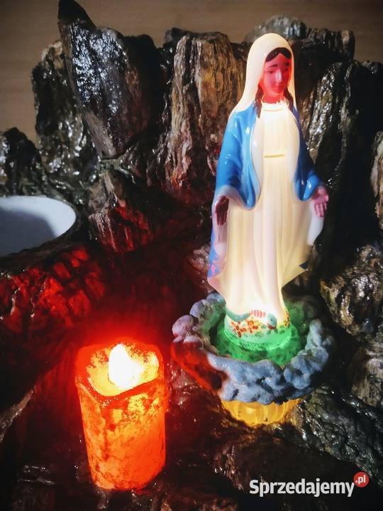 Ładna kompozycja z trzema donicami i figurką Kęty sprzedam