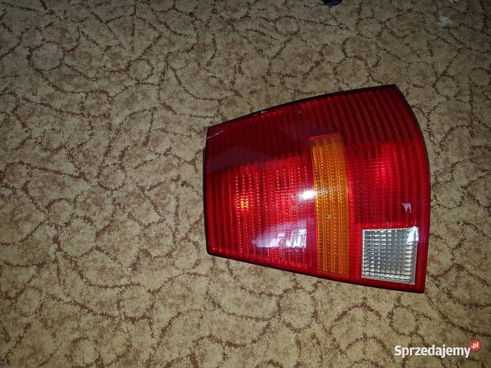 Lampa tylna golf 4 IV kombi