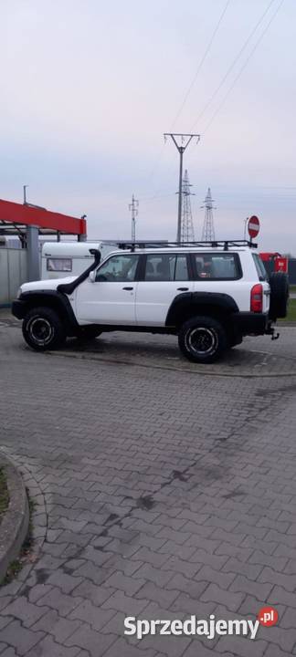 Nissan Patrol GU4 30 160 nieuszkodzony podkarpackie Rydzów