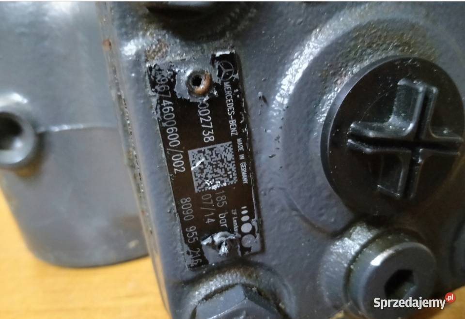 ATEGO AXOR KOLUMNA KIEROWNICZA A9674600600