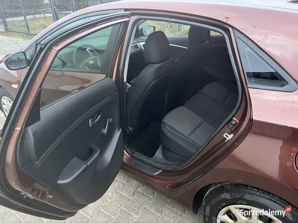 Hyundai i30 14crdi salon Polska dużym serwisie 1400cm3 Warszawa