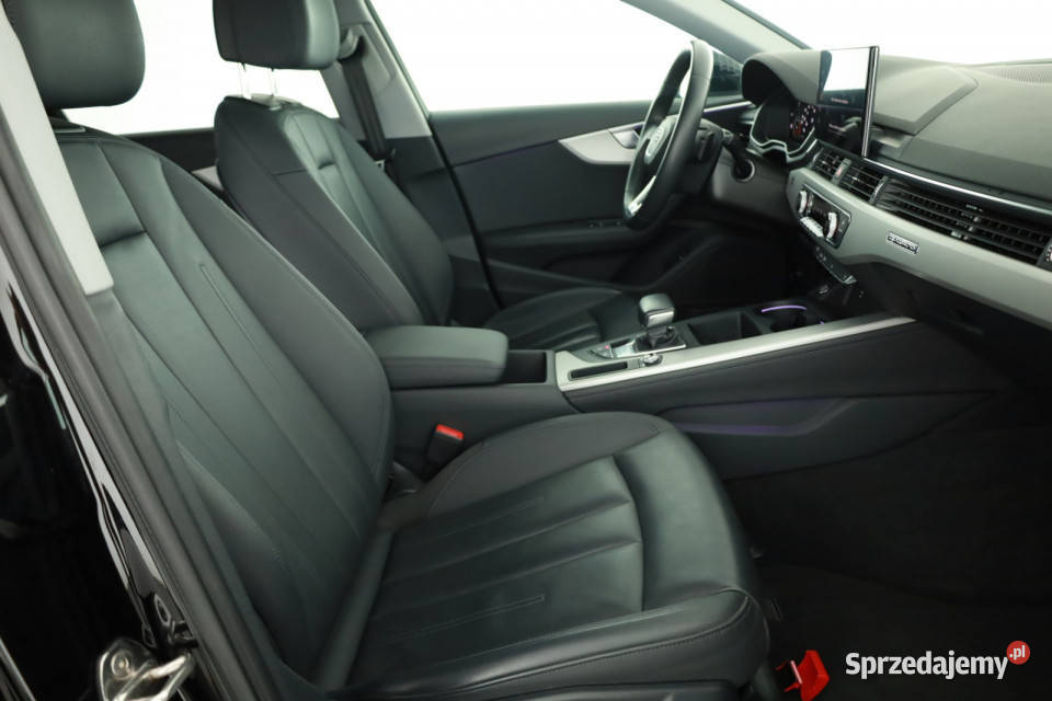 Audi A4 40 TFSI czarny sprzedam