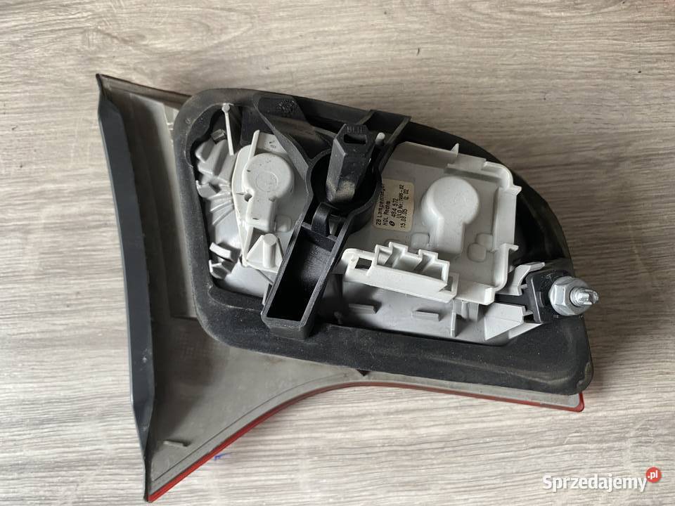 LAMPA TYŁ AUDI A4 B7 PRAWA 8E9945094 Kombi 0408 Lampy tylne Gidle