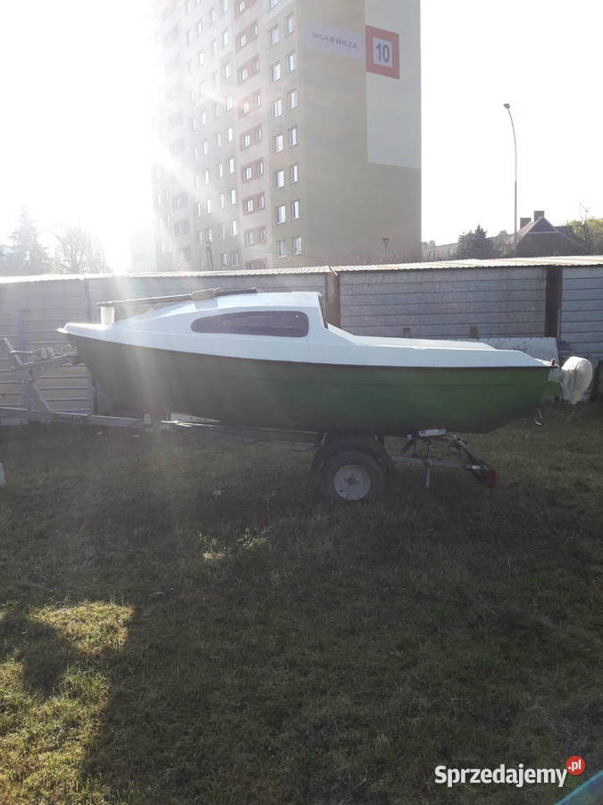 JACHT LEKKI KABINOWY BEZ2 z napędem elektrycznym sprzedam