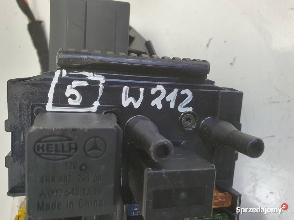 Mercedes W212 SKRZYNKA BEZPECZNIKÓW Moduł Rudka