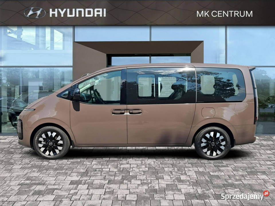 Hyundai Staria Świetna 16 TGDI HEV 6AT 2WD 225 Piotrków Trybunalski