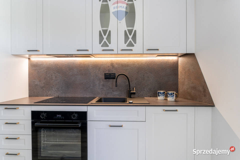 Nowoczesne 3 pokoje 350 m PKP kamienica Żyrardów