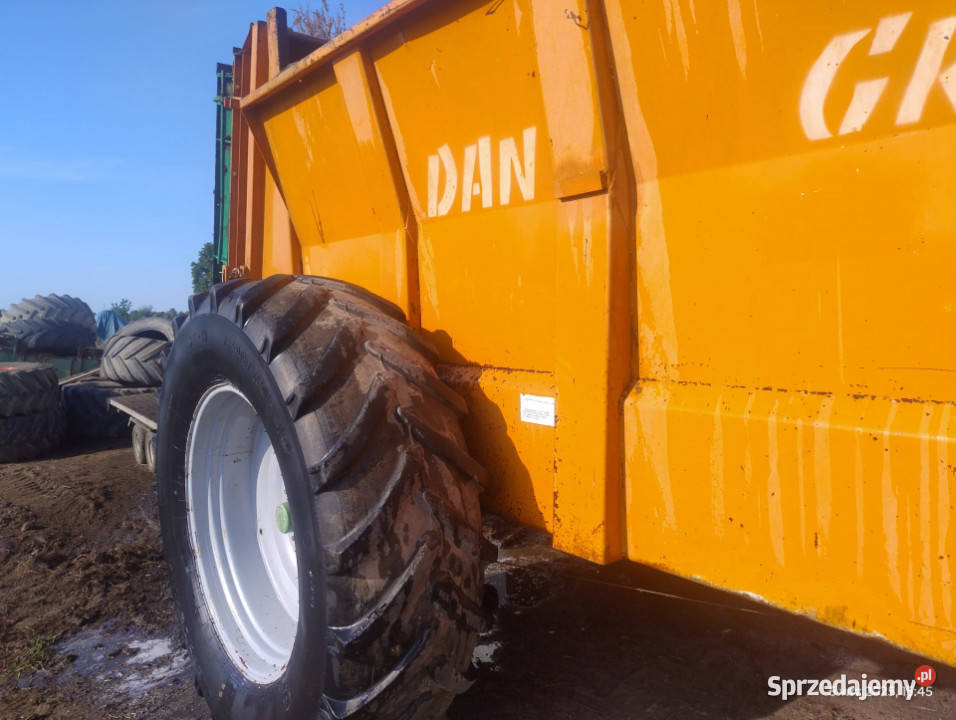 BEZ MINIMALNEJ Rozrzutnik obornika DANGREVILLE