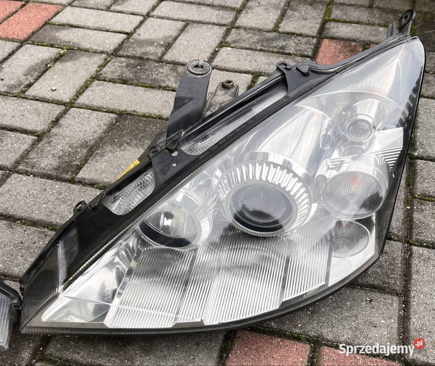 Lampy xenon do Forda focusa MK1 osobowe Lampy przednie opolskie sprzedam