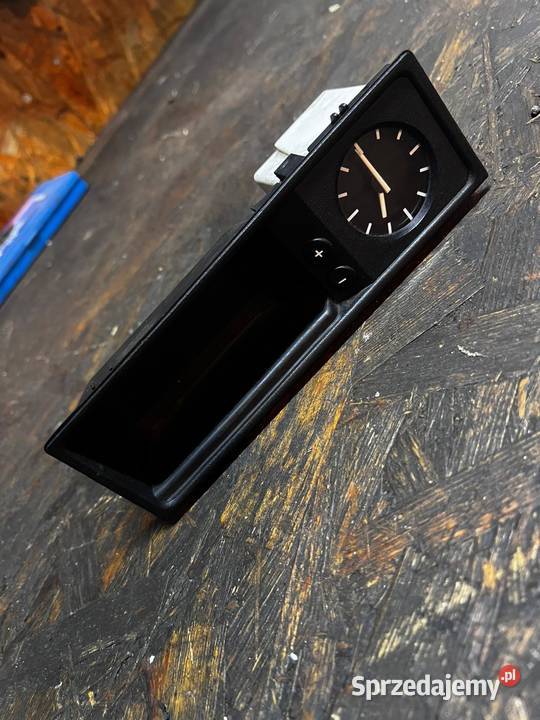 Półeczka zegarek analogowy BMW E36