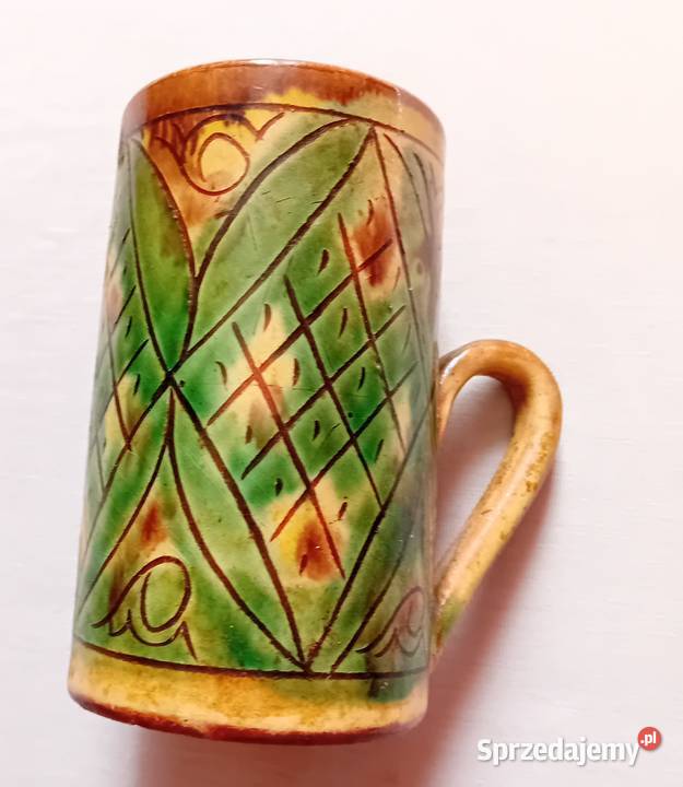 Kubek ceramiczny ręcznie formopwany i zdobiony