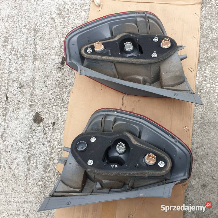 HONDA JAZZ II LIFT LAMPA LEWA PRAWA TYL 06R Łochowice sprzedam