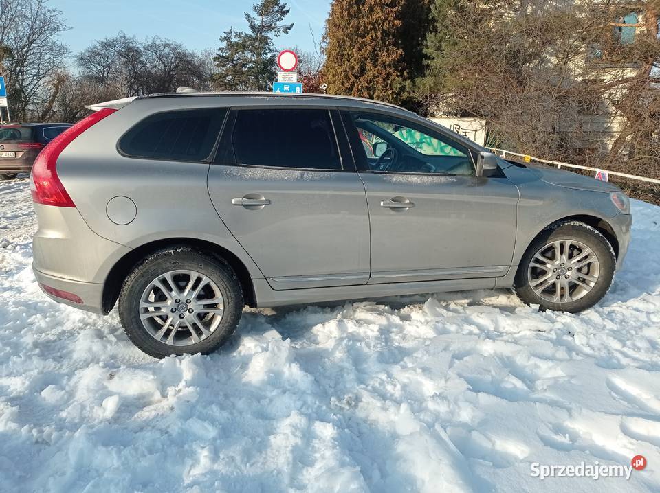 Volvo XC 60 T5 DriveE 1997cm3 Warszawa