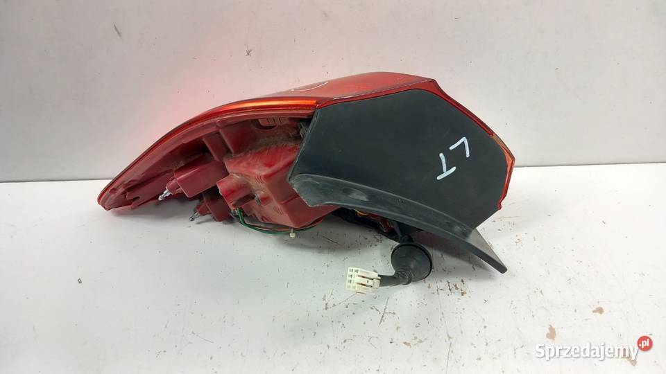 KIA CEED II HB LAMPA TYŁ PRAWA osobowe Zbierkowo sprzedam