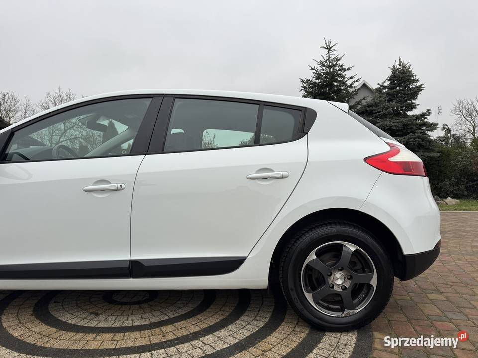 Renault Megane III 2009r 16 Benzyna 100 Megane Drezdenko