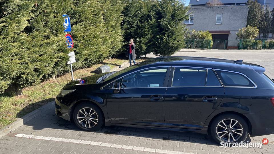 Piękna Toyota Avensis 2017 combi Automat Szczecin
