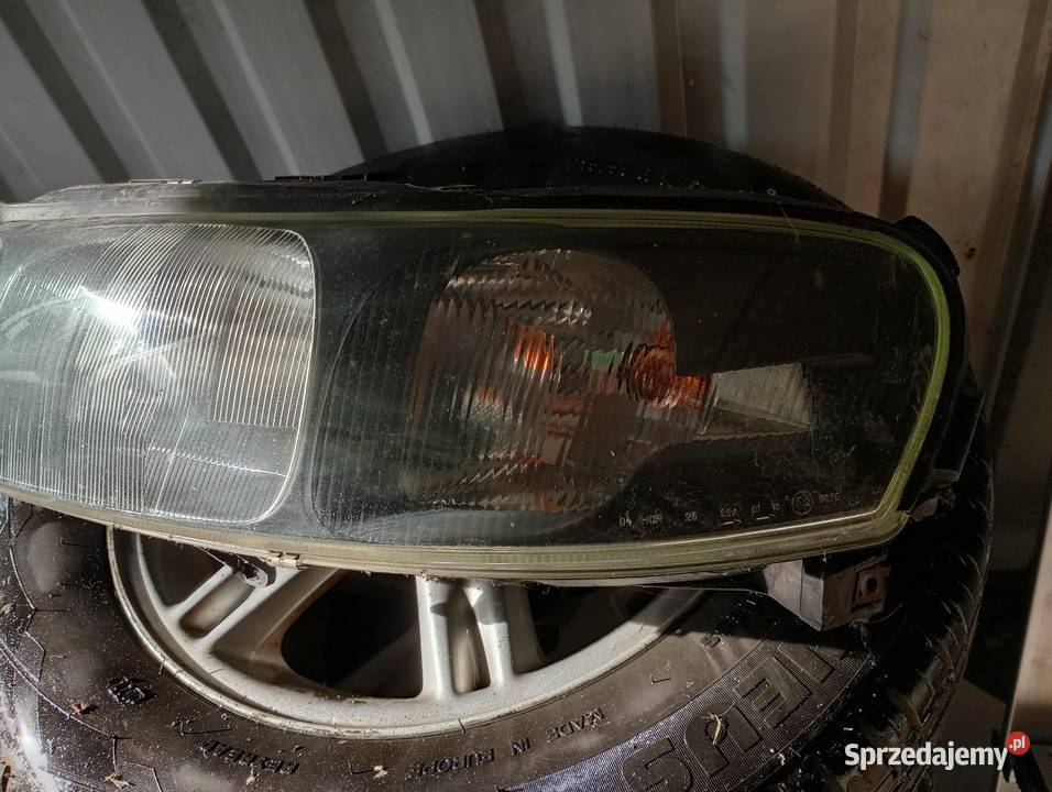 Lampy przód Volvo S60 osobowe lubelskie Szczecyn